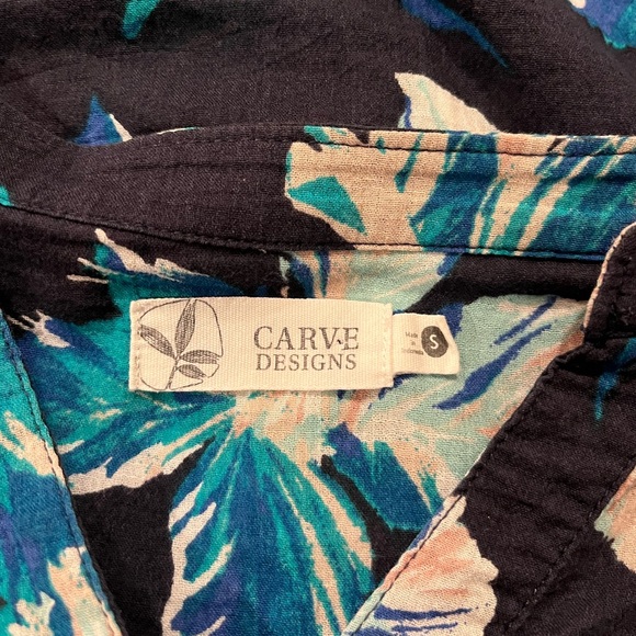 Carve Designs Dylan Gauze Shirt Organic Cotton Navy Floral - Picture 5 of 6